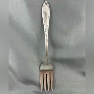 Vintage WM.A. Rogers Meat Fork
Serving Fork